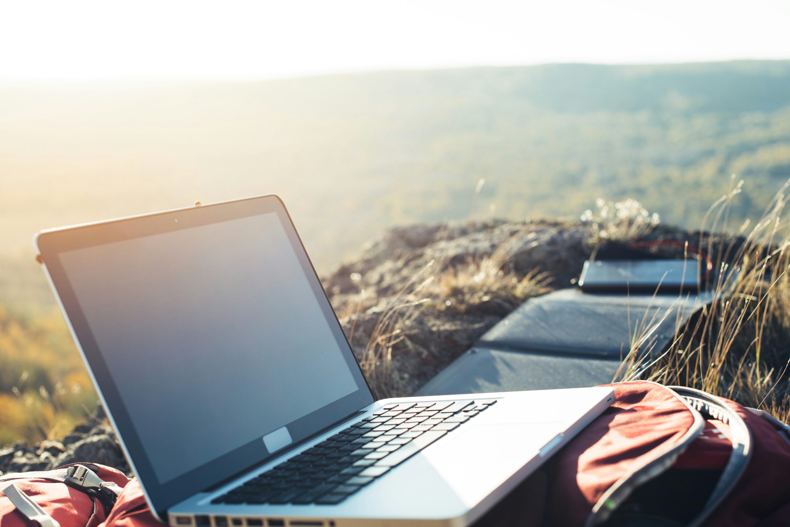 How to Become a Digital Nomad in 2025 – Best Countries to Work Remotely